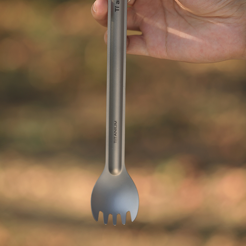 Tiartisan 순수 티타늄 칼 붙이 초경량 롱 핸들 - Outdoor Camping Dining Set 리뷰 및 가격